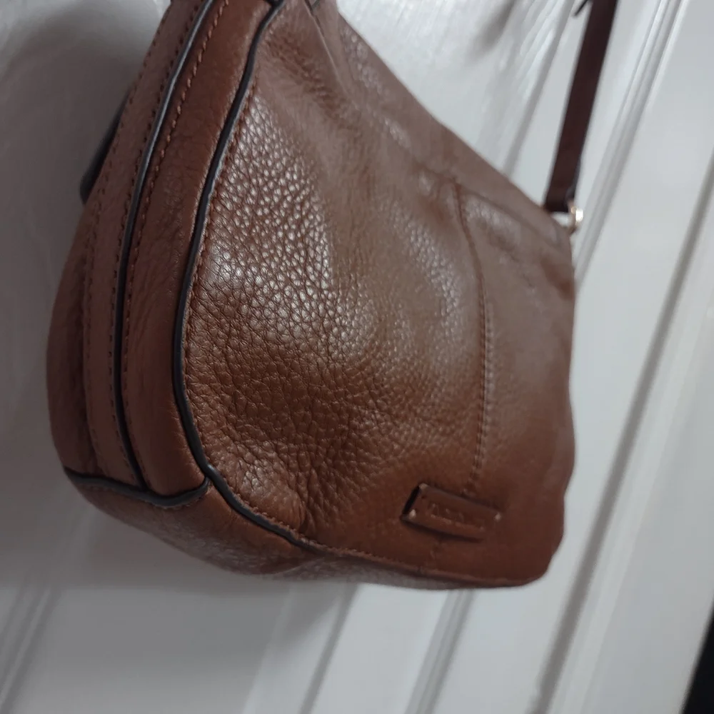 Vince Camuto Brown pebbled leather crossbody / Purse - Picture 14 of 16
